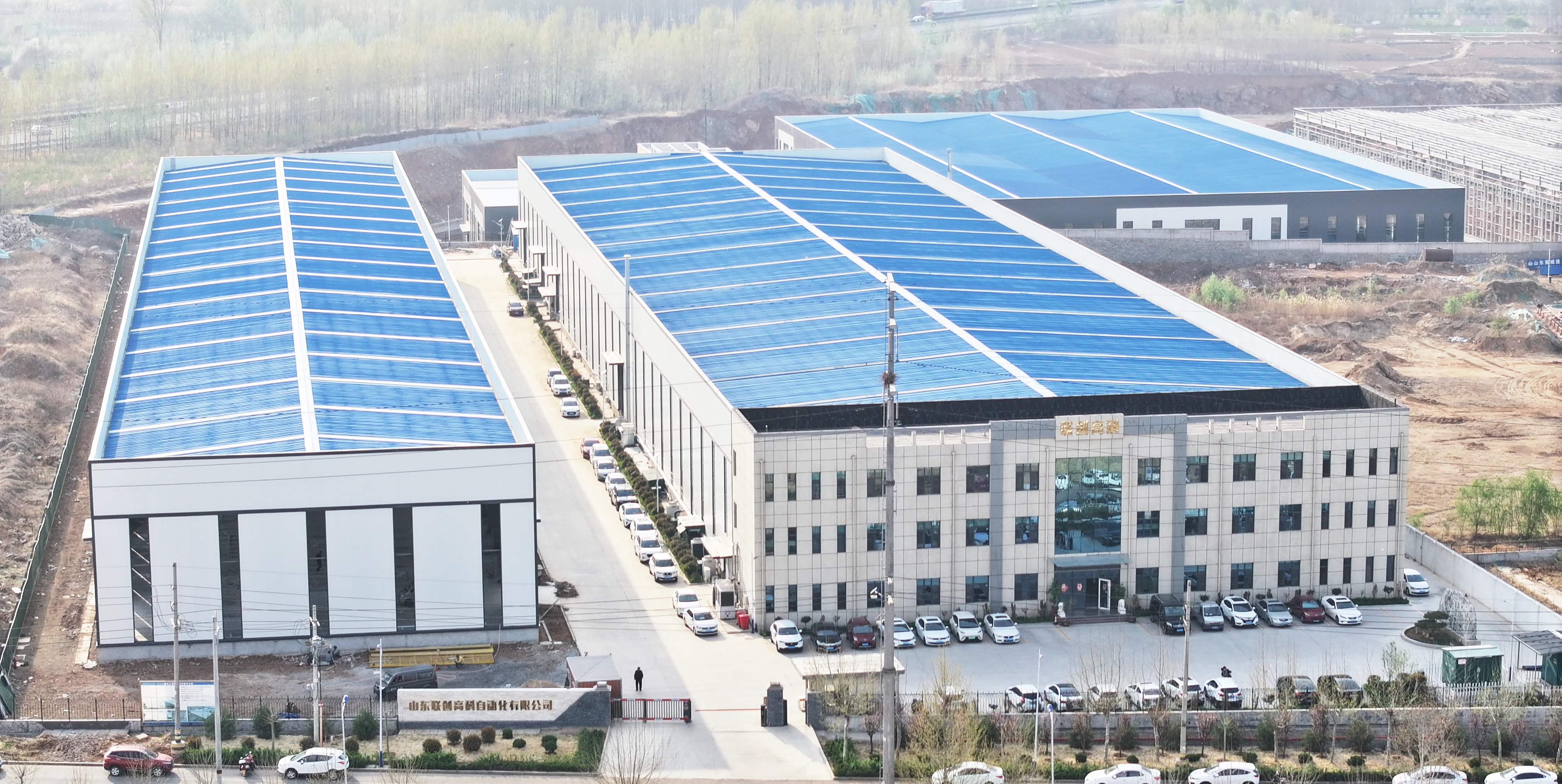 Frequency Converters and Their Role in Industrial Automation